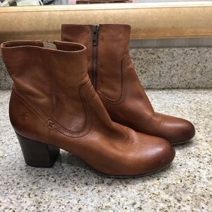 Frye Stella Zip Short Boot Whisky 8